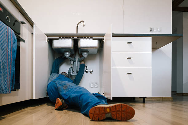 Professional Plumbing technician working in Mason City, IL